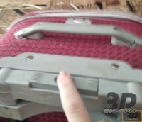 ﻿Кейс червоного кольору