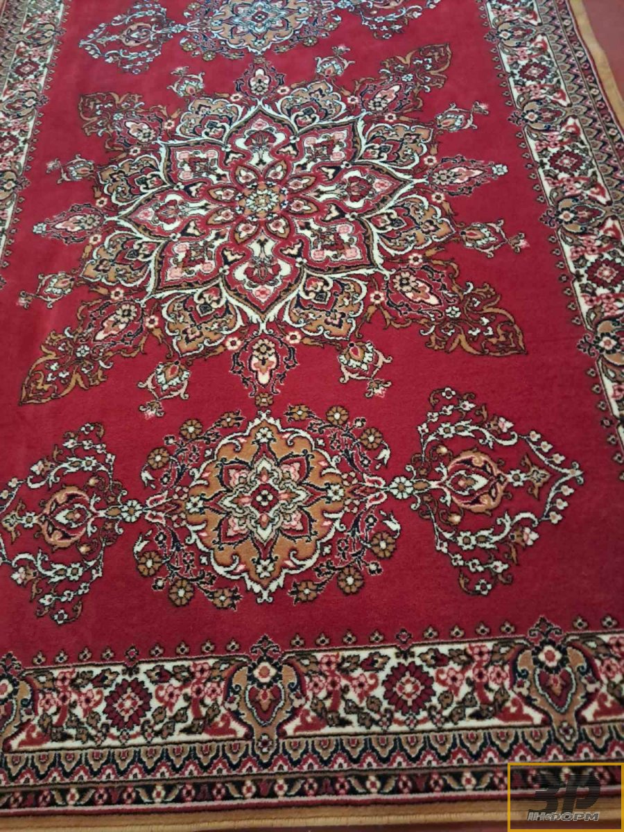 Продам килим, гардини, пилосос б/в