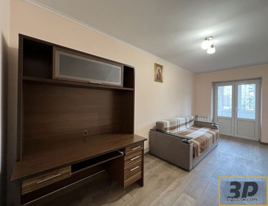 Здається в оренду 2-кімнатна квартира , вул. Хмельницького (довгостроково)