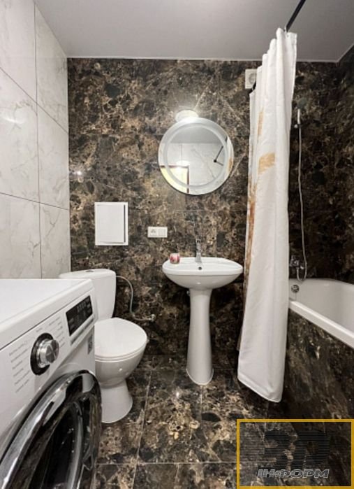 Здається в оренду 2-кімнатна квартира , вул. Хмельницького (довгостроково)