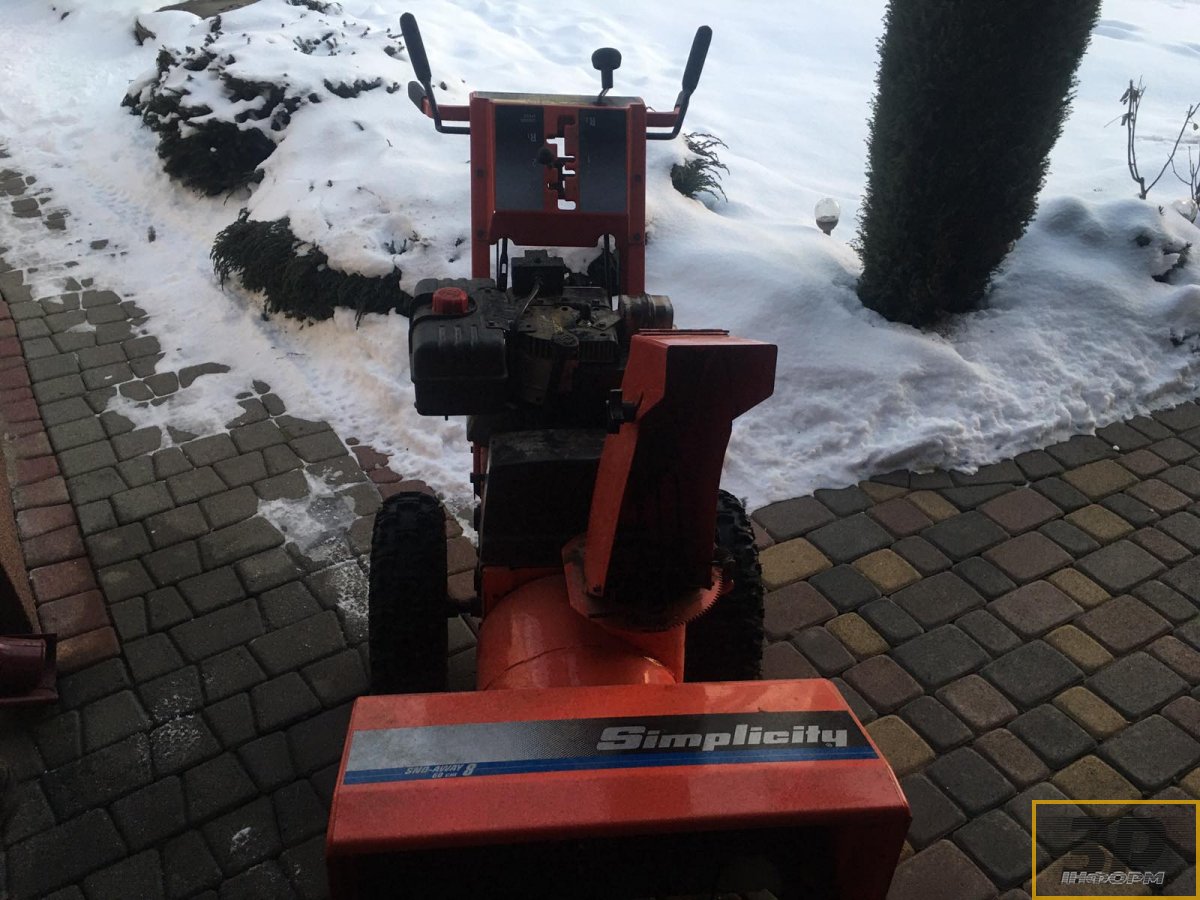 Продається снігоприбиральна машина