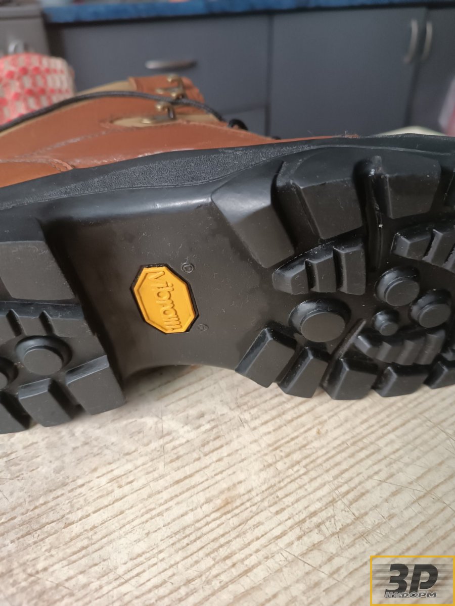 Продам чоловічі шкіряні черевики