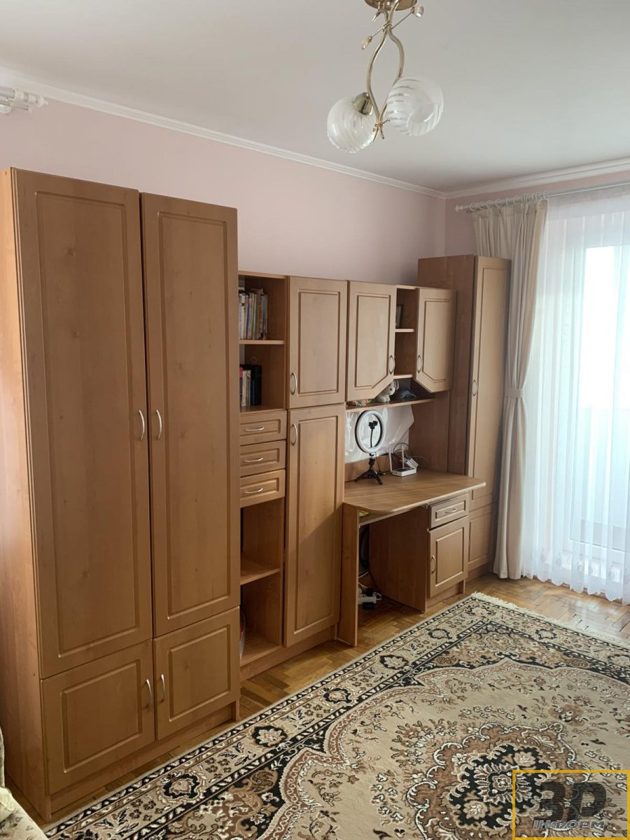 Продається меблева стінка, б/в, світлий горіх, 3 м