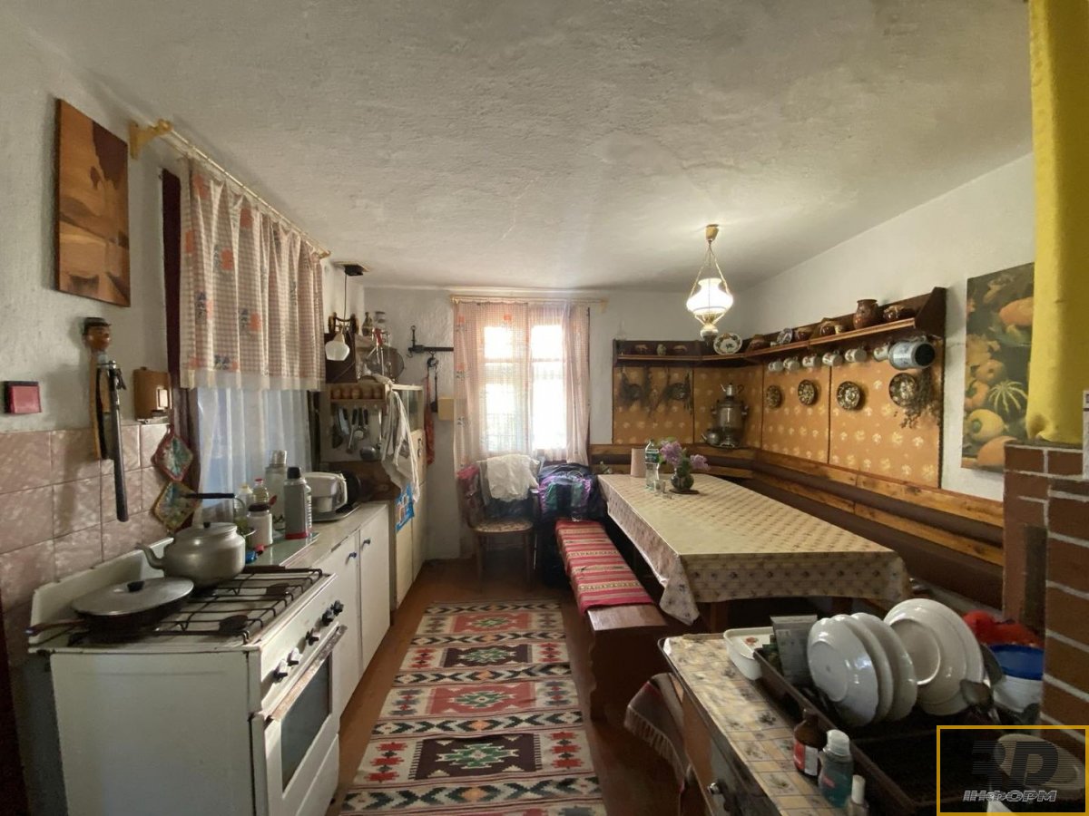 Продам будинок 0,18 га с. Іванівці з меблями та господарськими спорудами