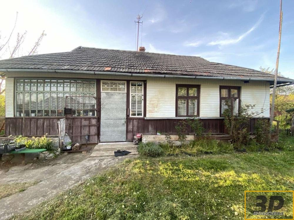 Продам будинок 0,18 га с. Іванівці з меблями та господарськими спорудами