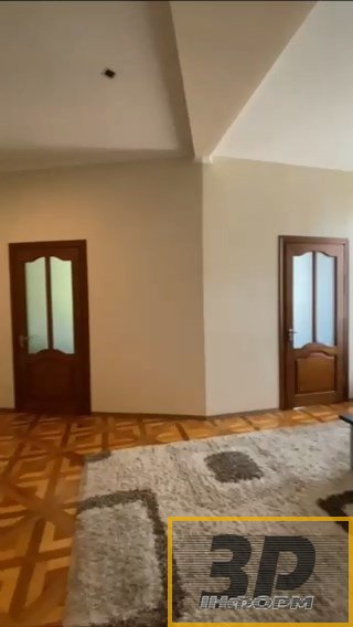 Продається 3-кімнатна квартира на 2-поверсі 2-поверхового будинку в центральній частині міста