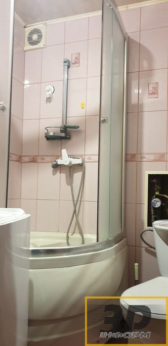 Здається 2-кімнатна квартира, площею 46 м², вул. Б. Хмельницького