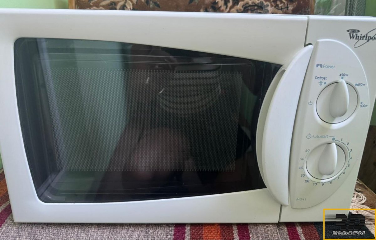 Котел Westen, мікрохвильовка Whirlpool, телевізор JWC, мультиварка Rotex та плита Beko