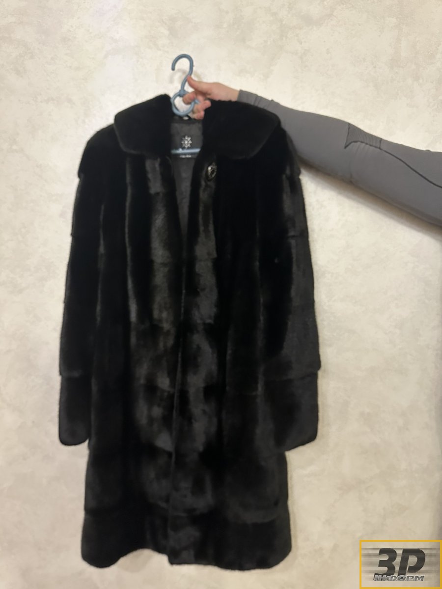 Продам жіночу норкову шубу чорного кольору