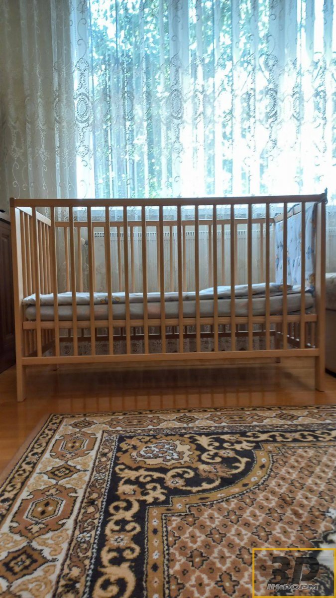 Нове дерев'яне дитяче ліжечко (в-во Німеччина), матрац + ковдри в комплекті