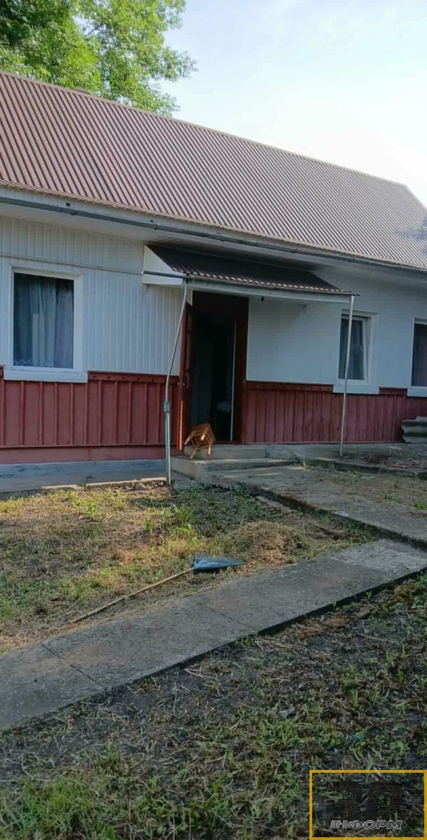 Продам будинок із земельною ділянкою