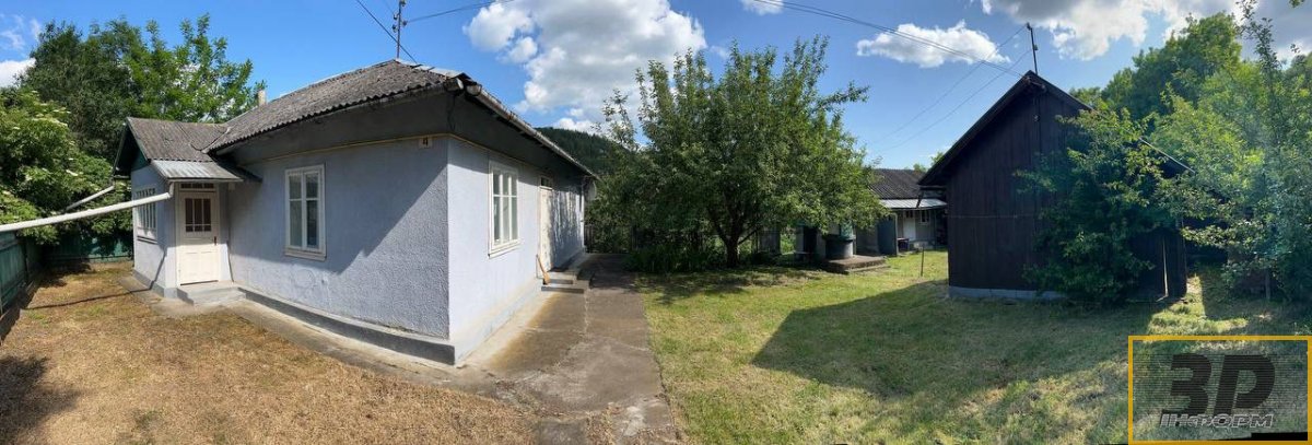 ﻿﻿Продається невеликий будинок з великим подвір'ям в с. Незвисько на березі річки Дністер