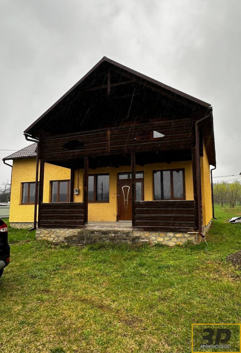 Продам будинок, розташований на зем. ділянці пл. 0,16 га в с. Стопчатів
