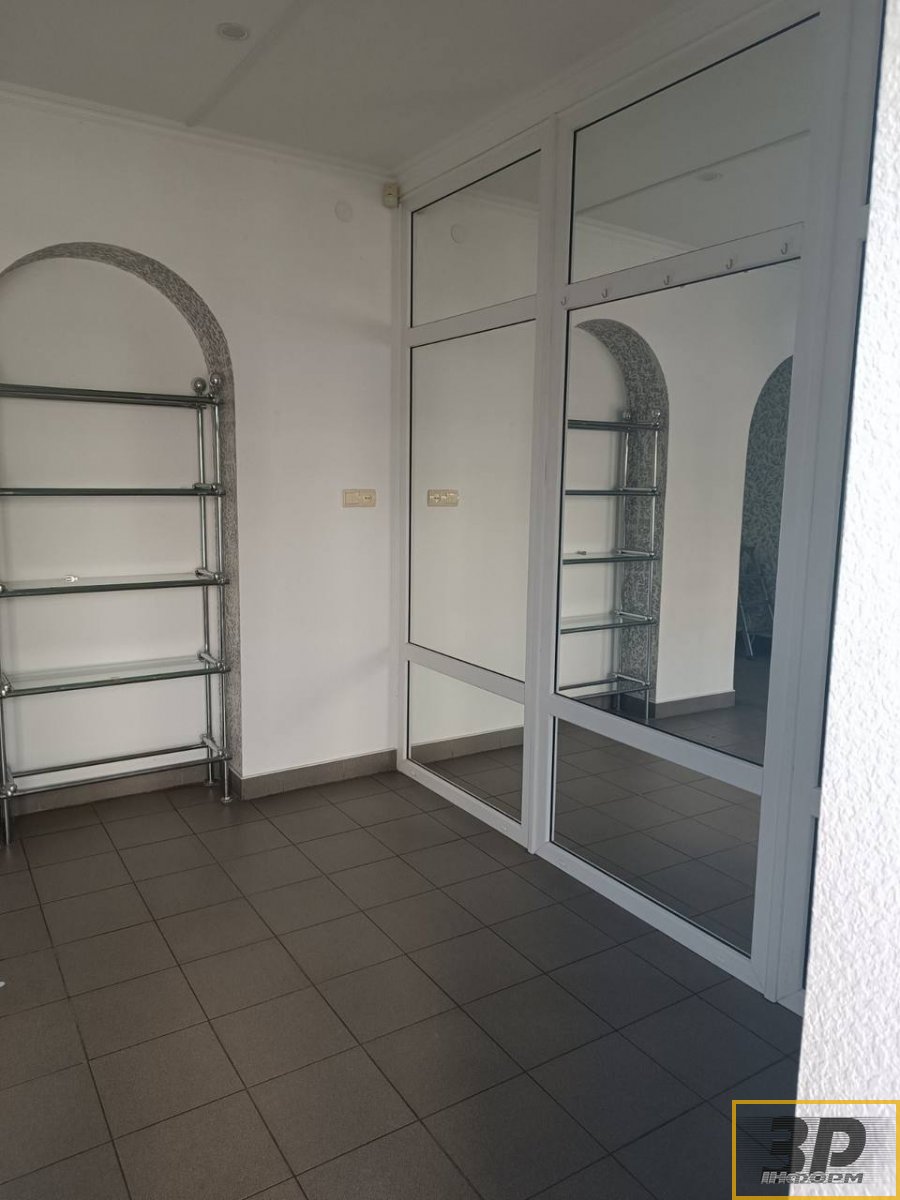 Здам в оренду комерційне приміщення площею 25 м2,