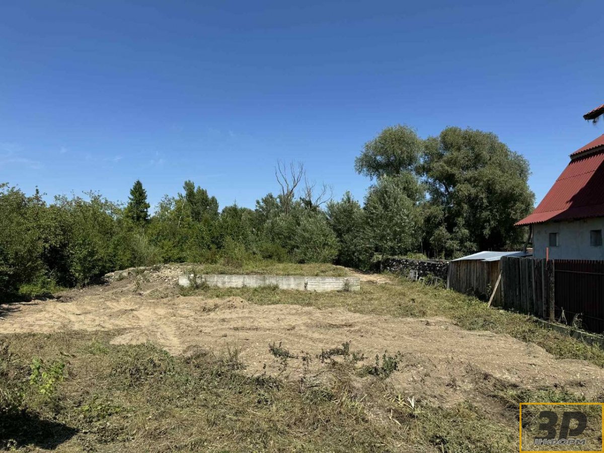 Земельна ділянка 0,06 га під будівництво в с. Сопів